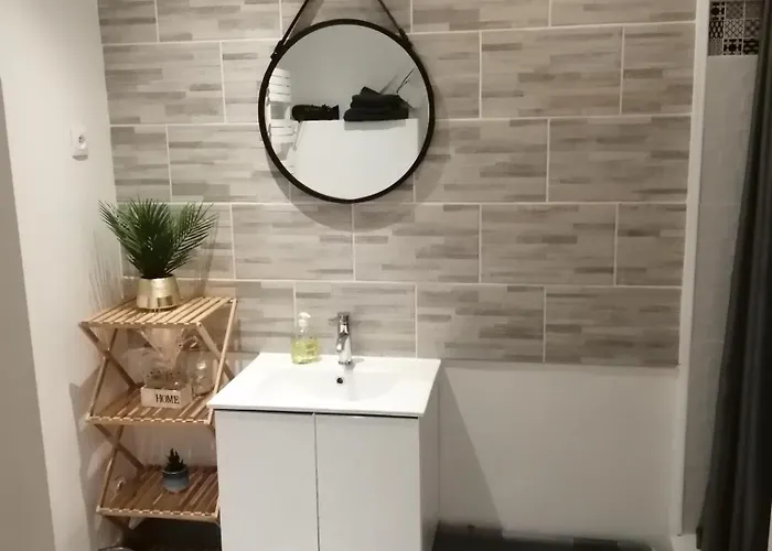 Holiday home Maison Diana A 400 Metres A Pieds De L'aeroport Tille